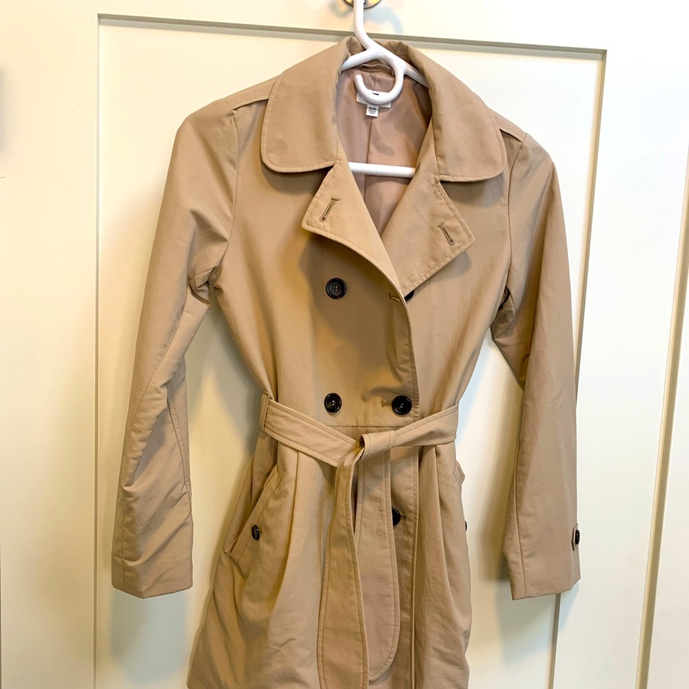 Girls Size 11-12 Uniqlo Trench Coat